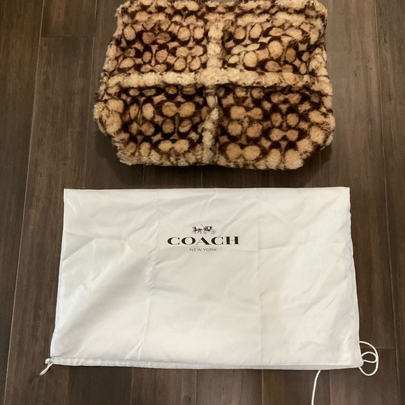 Coach Rogue Tote Signature Shearling Style C6162 - Picture 15 of 15